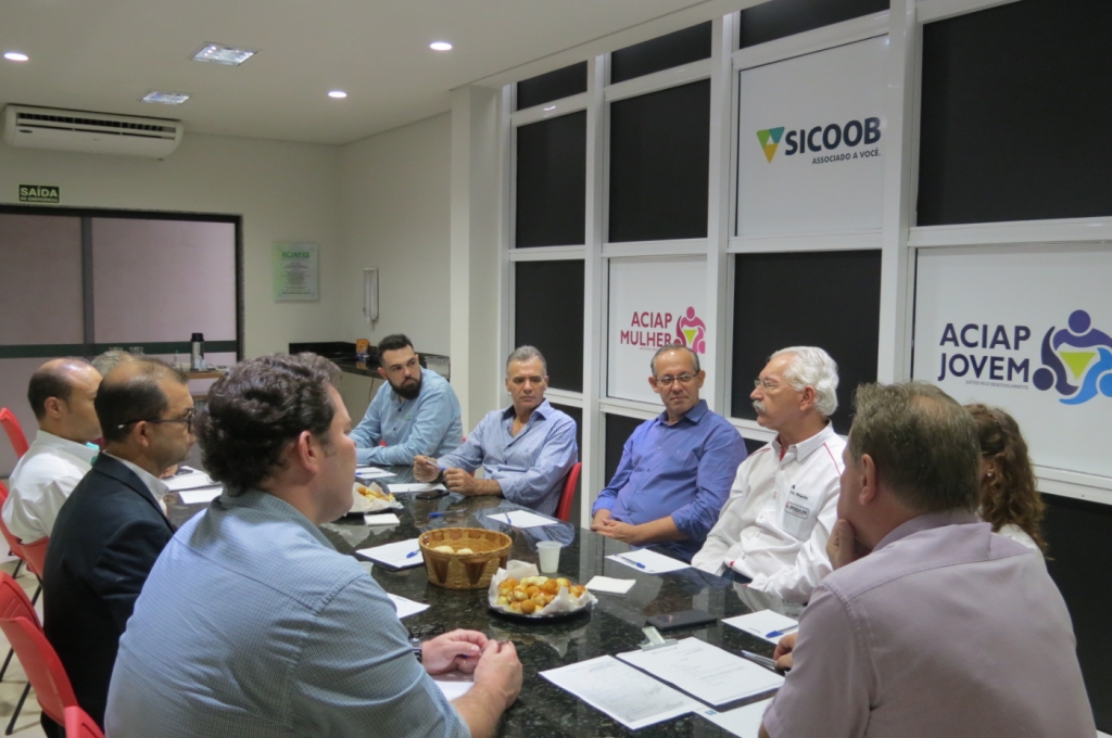 G8 – FEIRA DE PROFISSÕES