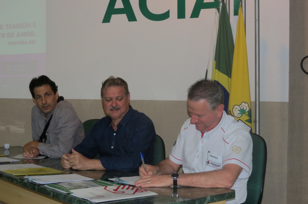 Gehlen reassume presidência da Aciap