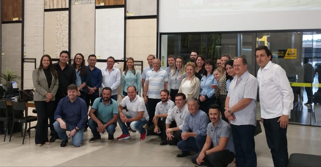 REVEST RECEBE DIRETORIA DA ACIAP