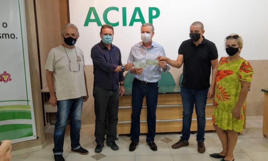 IMUNIZA PARANAVAÍ – Servidores municipais doam R$ 10 mil para a campanha