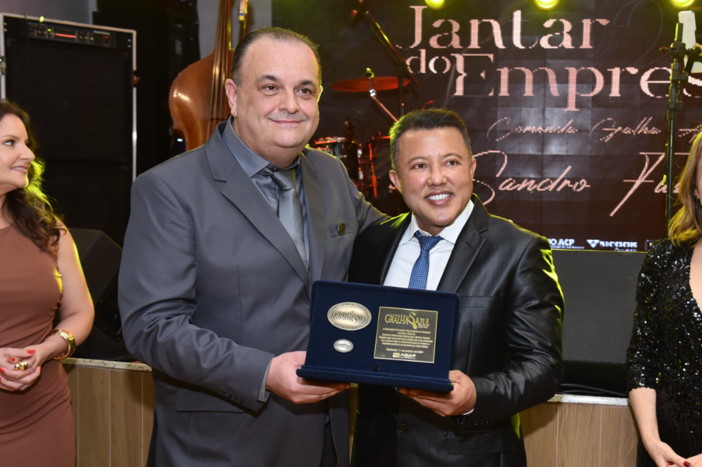Jantar do Empresário celebra o empreendedorismo em Paranavaí com homenagem a Sandro Fuzizaki
