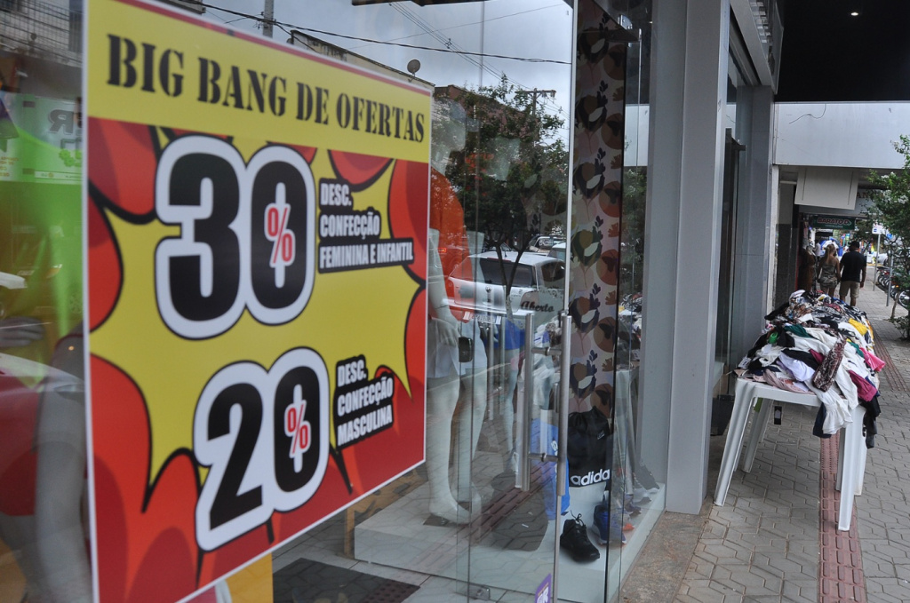 Big Bang movimenta comércio de Paranavaí com descontos de até 70% nesta sexta e sábado