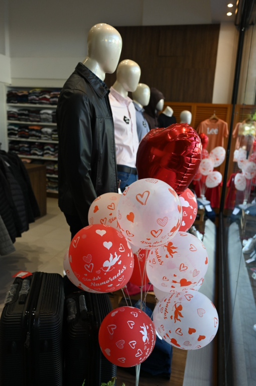 Comércio de Paranavaí celebra o amor com ação especial da Aciap no Dia dos Namorados