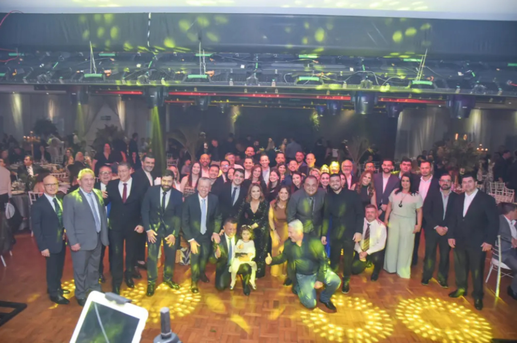 Jantar do Empresário será em 3 de outubro e homenageará personalidade com a Comenda Gralha Azul