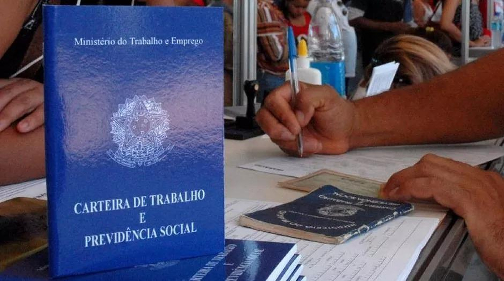 Feirão do Emprego na Aciap aproxima empresas e candidatos em busca de oportunidade