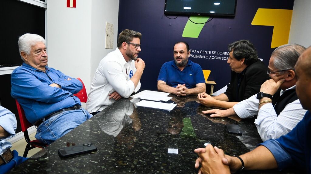 ACIAP e Cacinpar apresentam agenda de desenvolvimento do Noroeste a Requião Filho